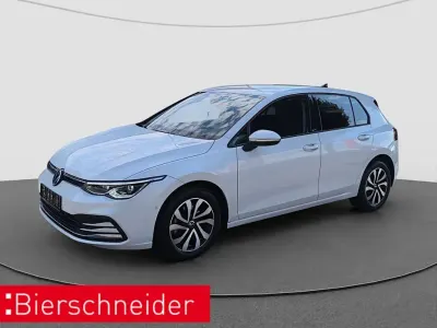 Gebraucht VW Golf VIII Active 150 PS (110 kW) 2023 Weiss Limousine