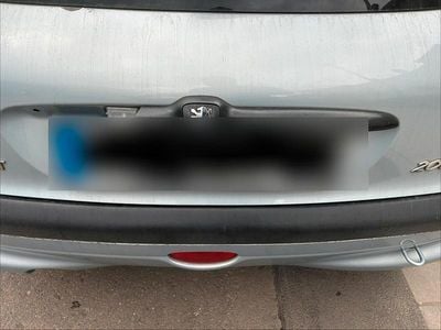 Usata Peugeot 206 109 CV (80 kW) 2001 Argento Utilitaria