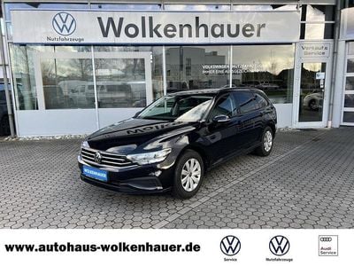 Gebraucht VW Passat 150 PS (110 kW) 2022 Deep black perleffekt (metallic) Kombi