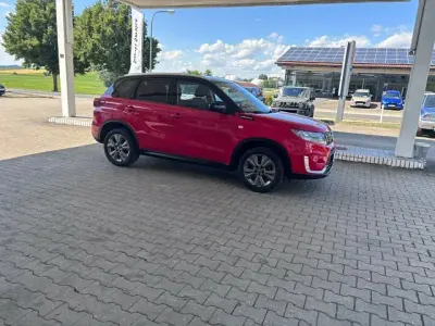 Gebraucht Suzuki Vitara Comfort 116 PS (85 kW) 2022 Rot SUV