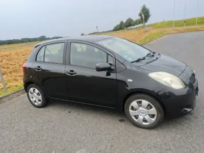 Gebraucht Toyota Yaris Executive 87 PS (63 kW) 2005 Schwarz Limousine