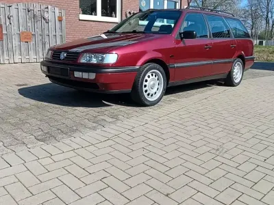Gebraucht VW Passat 75 PS (55 kW) 1995 Rot Kombi
