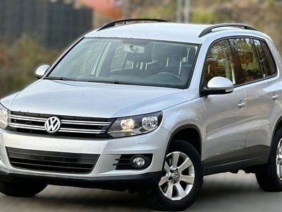 Silber Gebraucht 2012 VW Tiguan Trendline SUV | 5.300 € (Etwas zu teuer)