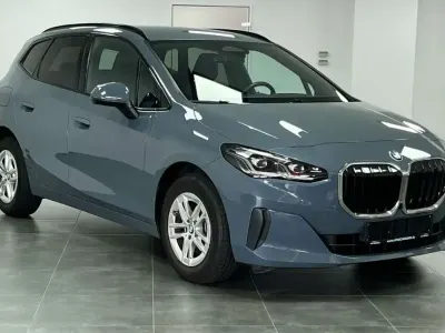 Gebraucht BMW 218 Active Tourer Sport Line 136 PS (100 kW) 2023 Storm bay metallic Van / Kleinbus