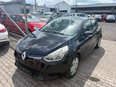 Używany Renault Clio IV Dynamique 90 KM (66 kW) 2014 Czarny Sedan/Limuzyna