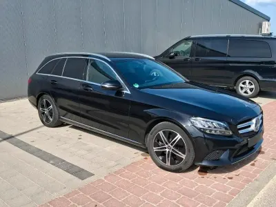 Gebraucht Mercedes C200 Avantgarde 160 PS (117 kW) 2020 Schwarz Kombi
