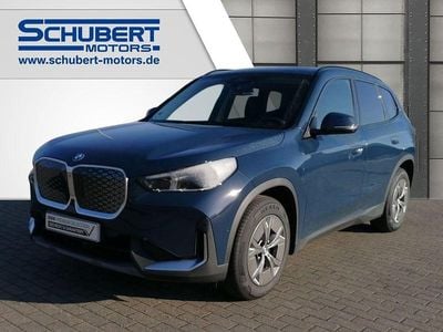 Neu BMW iX1 Shadowline 150 kW (204 PS) 2025 Blau SUV
