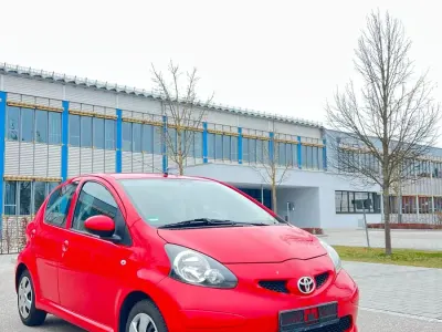 Second-hand Toyota Aygo 69 CP (50 kW) 2008 Roșu Hatchback