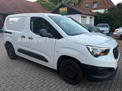 Gebraucht Opel Combo Edition 76 PS (55 kW) 2019 Weiß Van / Kleinbus