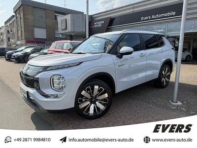 Neu Mitsubishi Outlander P-HEV Intro Edition 136 PS (100 kW) 2025 Titanweiß Limousine