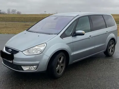 Używany Ford Galaxy Ghia 140 KM (102 kW) 2009 Szary Minivan