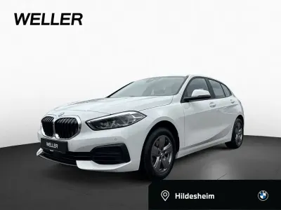 Gebraucht BMW 118 Advantage 136 PS (100 kW) 2022 Alpinweiss iii (weiß) Kleinwagen
