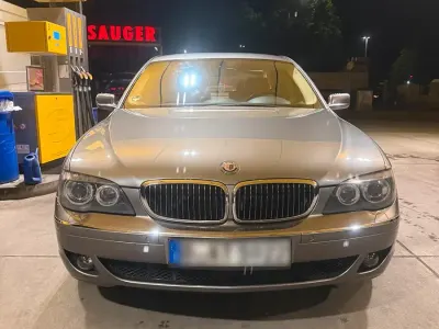 Gebraucht BMW 730 235 PS (172 kW) 2006 Silber Limousine