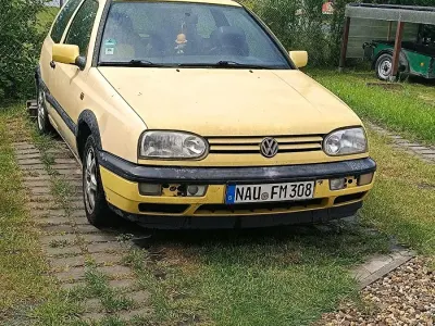 Używany VW Golf III Conceptline 96 KM (70 kW) 1995 Żółty