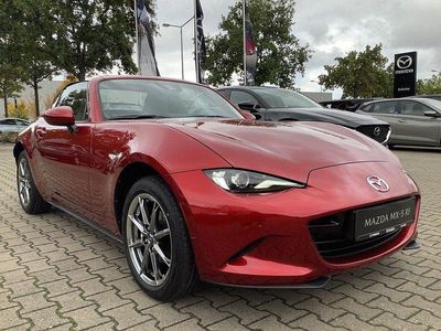 Neu Mazda MX5 Exclusive-Line 132 PS (97 kW) 2025 Soul red crystal m Cabrio