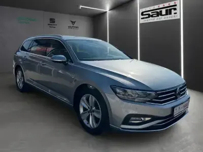 Gebraucht VW Passat Elegance 150 PS (110 kW) 2023 Silber Kombi