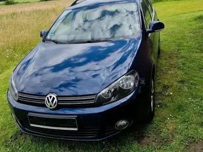 Gebraucht VW Golf VI 105 PS (77 kW) 2010 Blau Kleinwagen