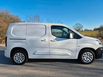 Gebraucht Citroën Berlingo 102 PS (75 kW) 2021 Weiß Van / Kleinbus