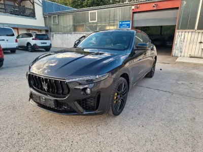 Gebraucht Maserati Levante 275 PS (202 kW) 2021 Schwarz SUV