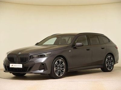 Gebraucht BMW 520 M Sport 197 PS (144 kW) 2024 Grau Kombi