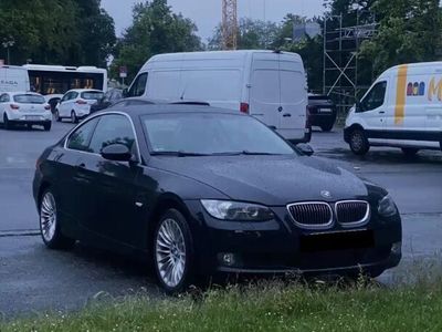 gebraucht BMW 330 E92 i N52B30 3.0 Schiebedach, reichliche Ausstattung
