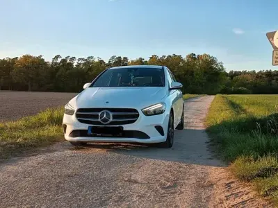 Gebraucht Mercedes B200 Progressive 150 PS (110 kW) 2019 Weiß Van / Kleinbus