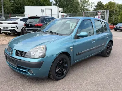 Gebraucht Renault Clio II 98 PS (72 kW) 2003 Grün Limousine