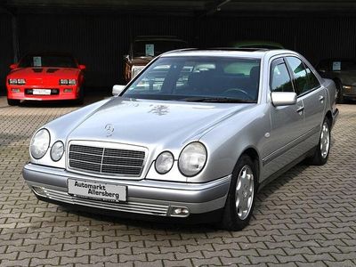 Gebraucht Mercedes E280 193 PS (141 kW) 1997 Silber Limousine
