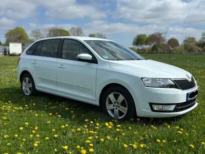 Gebraucht Skoda Rapid Style 116 PS (85 kW) 2015 Weiß Kleinwagen