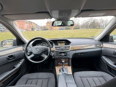 Mercedes E200