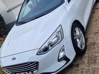 Gebraucht Ford Focus Active 120 PS (88 kW) 2019 Weiß Limousine