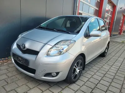 Brugt Toyota Yaris Life 101 HK (74 kW) 2010 Sølv Hatchback