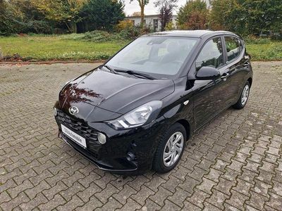 Gebraucht Hyundai i10 Select 67 PS (49 kW) 2020 Schwarz Kleinwagen