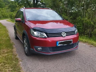 Gebraucht VW Touran Cross 140 PS (102 kW) 2012 Rot Van / Kleinbus