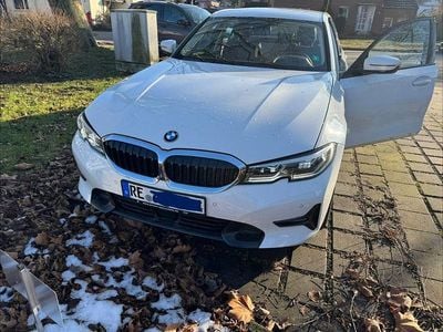Second-hand BMW 330e Sport Line 292 CP (214 kW) 2020 Alb Berlinǎ
