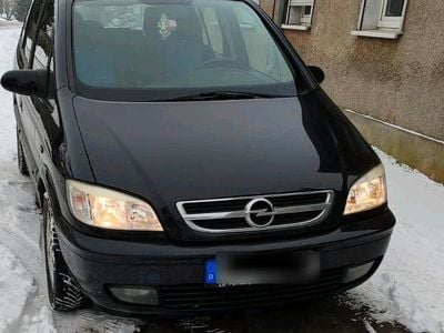 Schwarz Gebraucht 2005 Opel Zafira Van / Kleinbus | 1.200 €