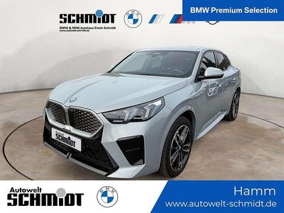 Gebraucht BMW iX2 M Sport 230 kW (313 PS) 2024 M brooklyn grau metallic SUV