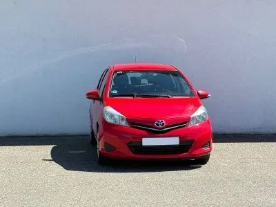 Gebraucht Toyota Yaris Life 69 PS (50 kW) 2012 Rot Kleinwagen