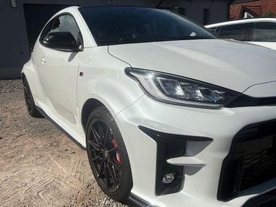 Weiß Gebraucht 2022 Toyota Yaris Limousine | 35.999 € (Fairer Preis)