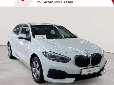 Gebraucht BMW 118 Advantage 136 PS (100 kW) 2023 Alpinweiß Limousine