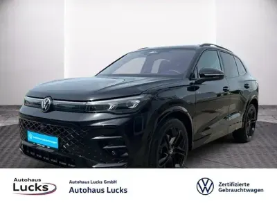 Gebraucht VW Tiguan R-line 150 PS (110 kW) 2024 Deep black perleffekt (metallic) SUV