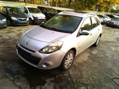 Silber Gebraucht 2009 Renault Clio II Exception Limousine | 999 € (Fairer Preis)