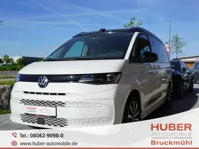 Gebraucht VW California Beach 150 PS (110 kW) 2025 Candyweiß dach schwarz Van