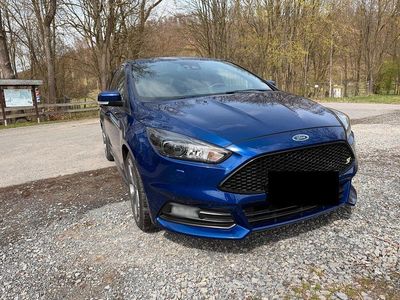 Usata Ford Focus Sport 250 CV (183 kW) 2017 Blu Berlina
