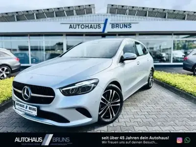 Gebraucht Mercedes B180 Progressive 116 PS (85 kW) 2024 Hightech silber Van / Kleinbus