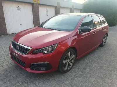 Gebraucht Peugeot 308 SW GT-line 131 PS (96 kW) 2018 Lackierung ultimaterot Kombi