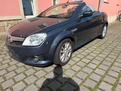 Occasion Opel Tigra 90 ch (66 kW) 2006 Bleue Cabriolet