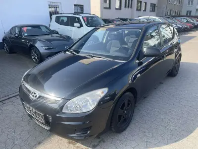 Gebraucht Hyundai i30 109 PS (80 kW) 2009 Schwarz Limousine