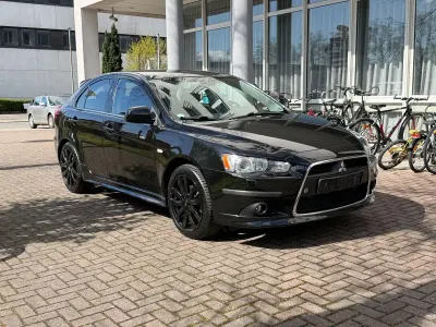 Occasion Mitsubishi Lancer Sportback Instyle 143 PK (105 kW) 2010 Zwart Sedan