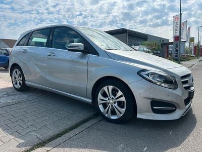 Gebraucht Mercedes B220 177 PS (130 kW) 2014 Silber Van / Kleinbus